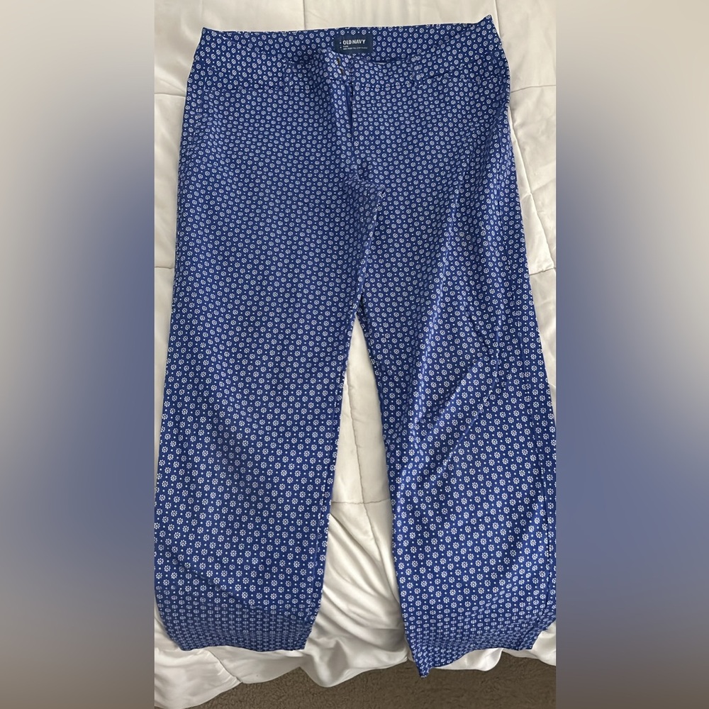 Old Navy Pixie Pant
